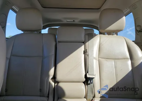 2016 Nissan Pathfinder S z USA, uszkodzony, nr VIN 5N1AR2MN8GC614973